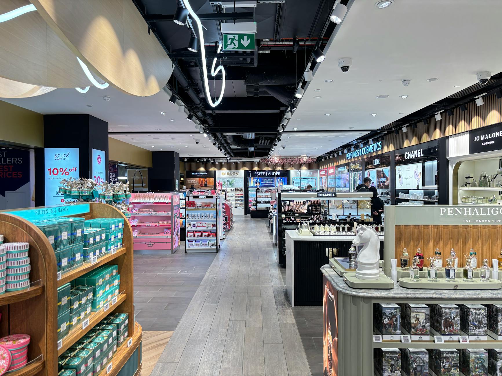 Geneva luxury department stores — Bon Génie and Globus
