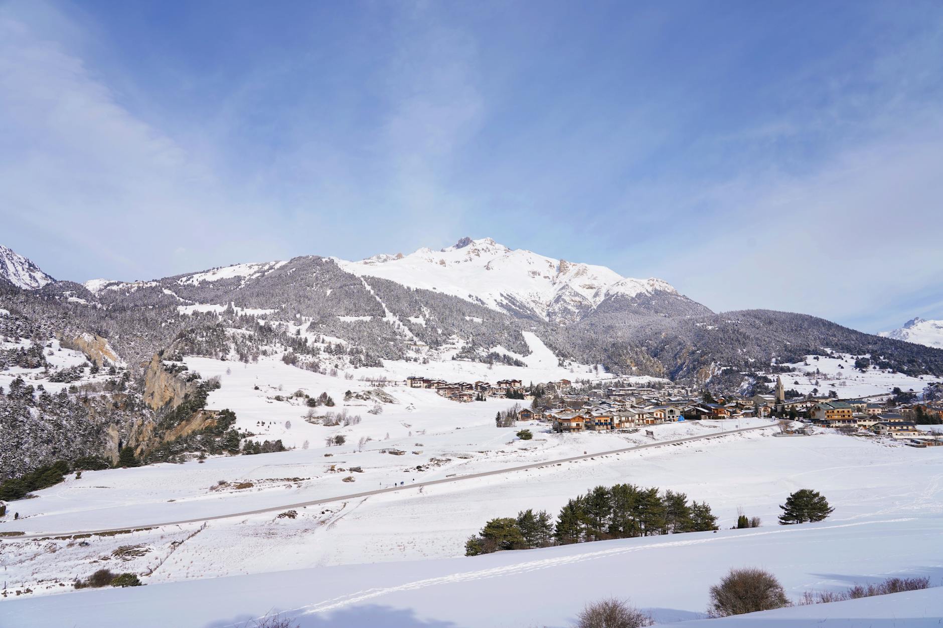 Winter outdoor activities near Geneva — snow-covered Alpine landscape