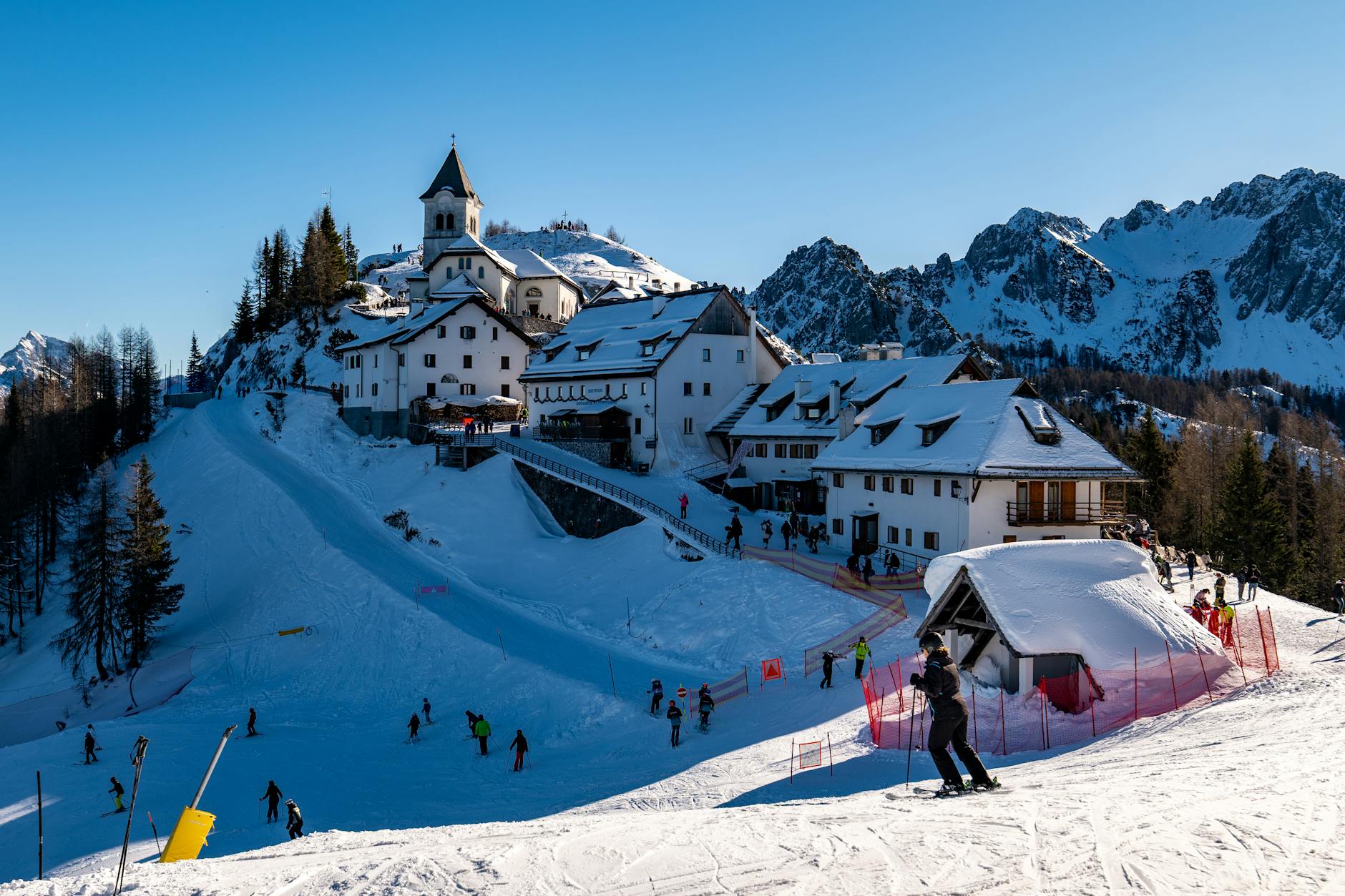 Skiing near Geneva — world-class Alpine resorts within an hour