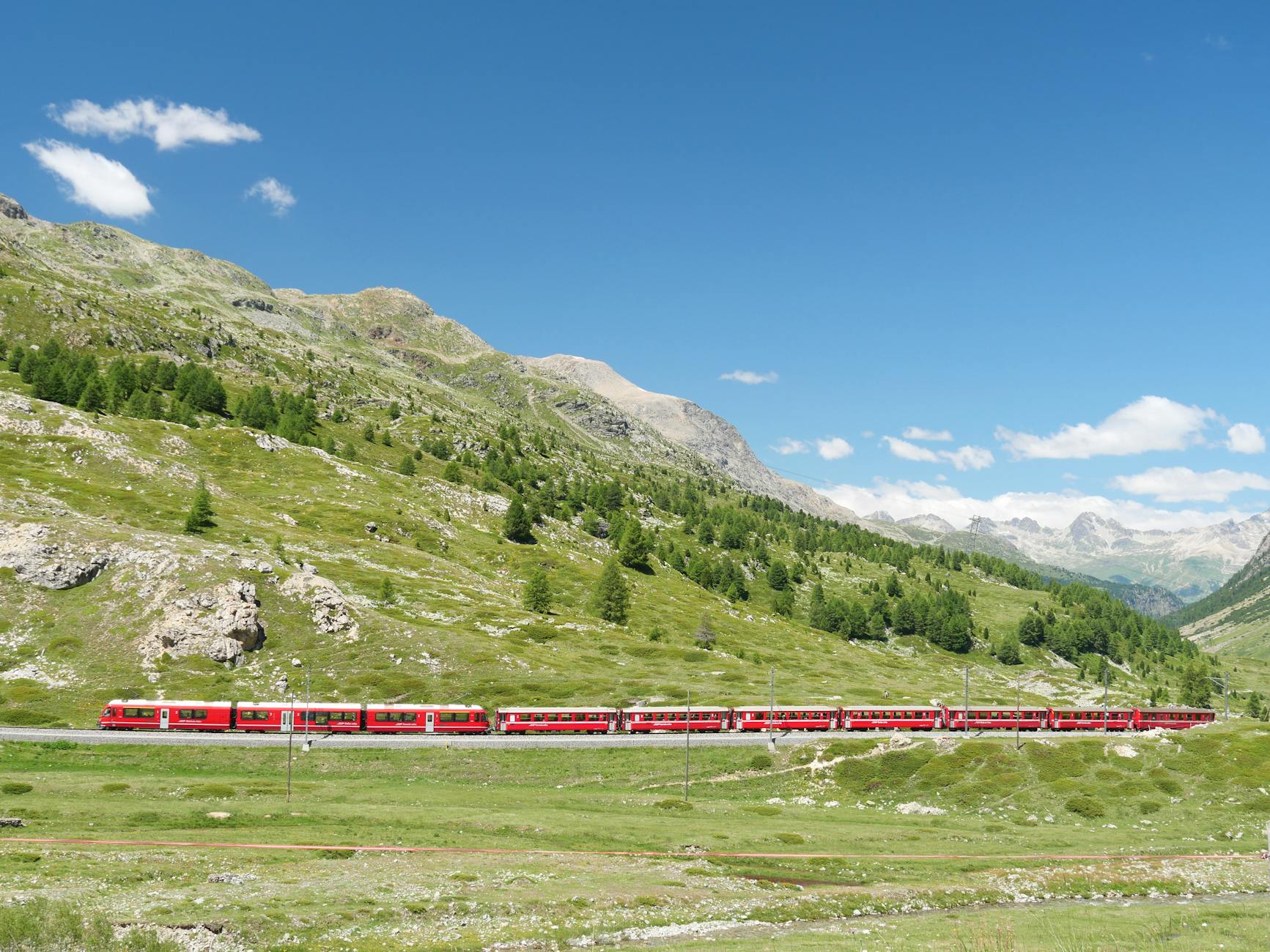 Scenic Swiss train for day trips from Geneva