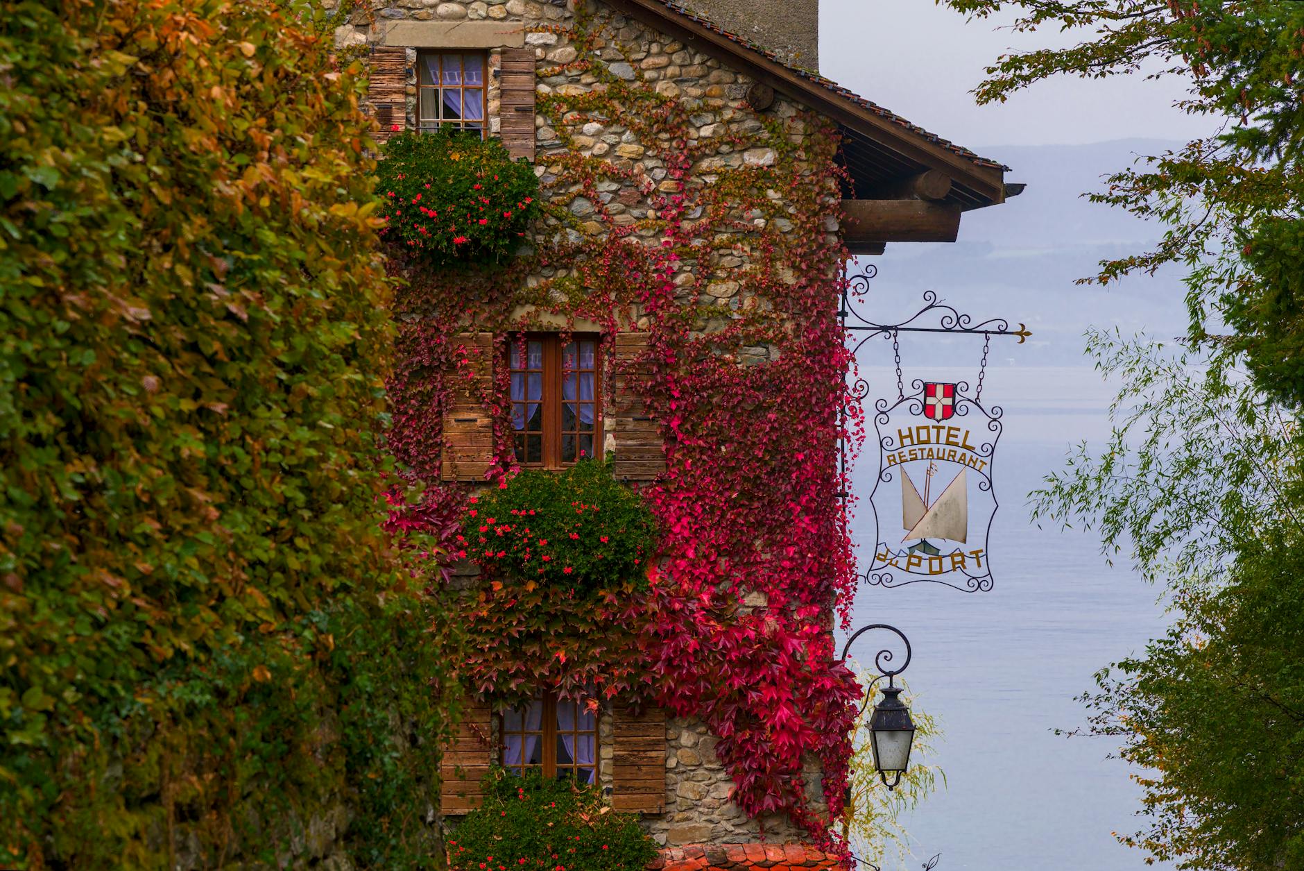 Day trip from Geneva to Yvoire medieval village