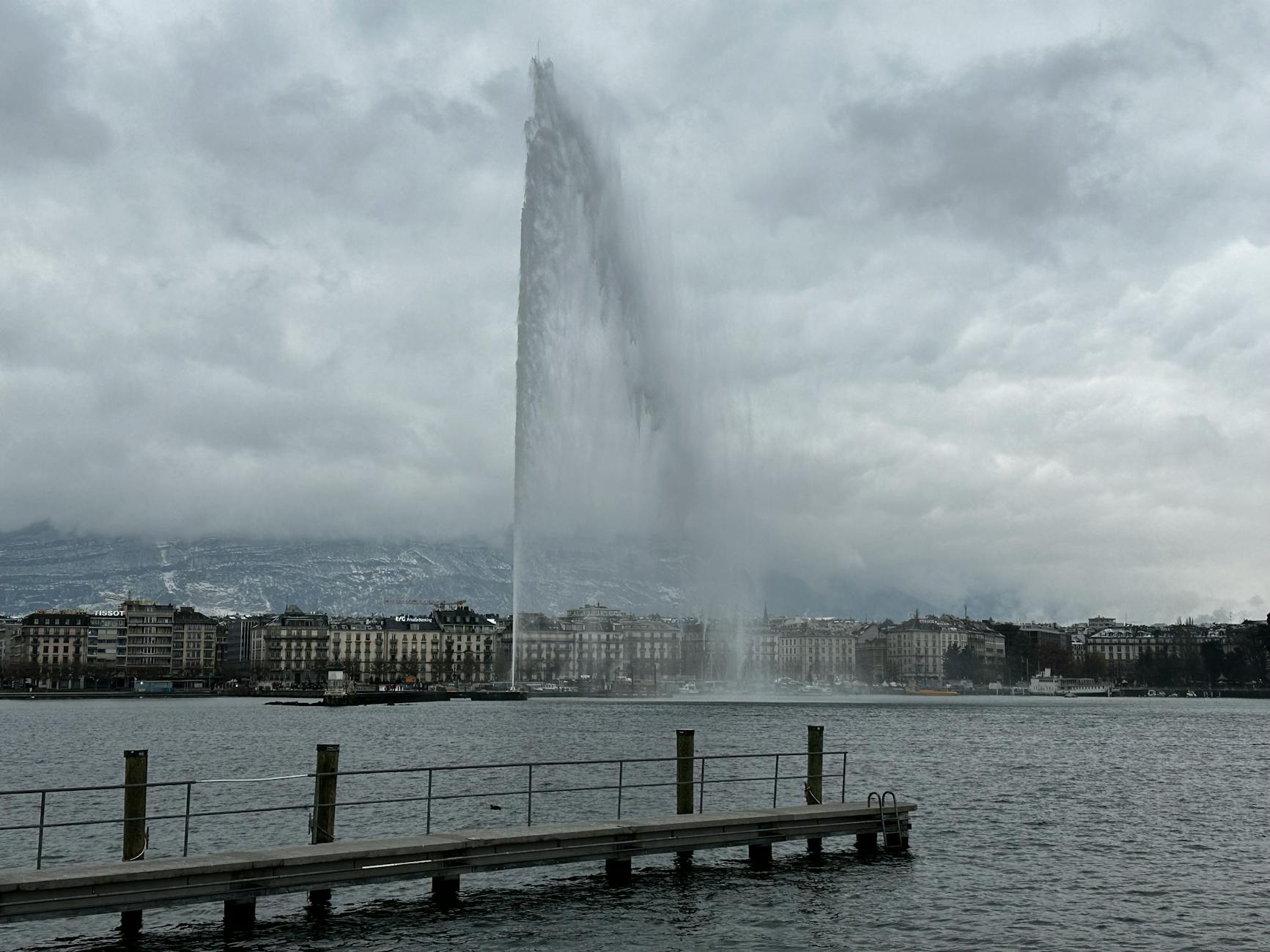 Jet d'Eau Geneva and Lake Geneva panorama