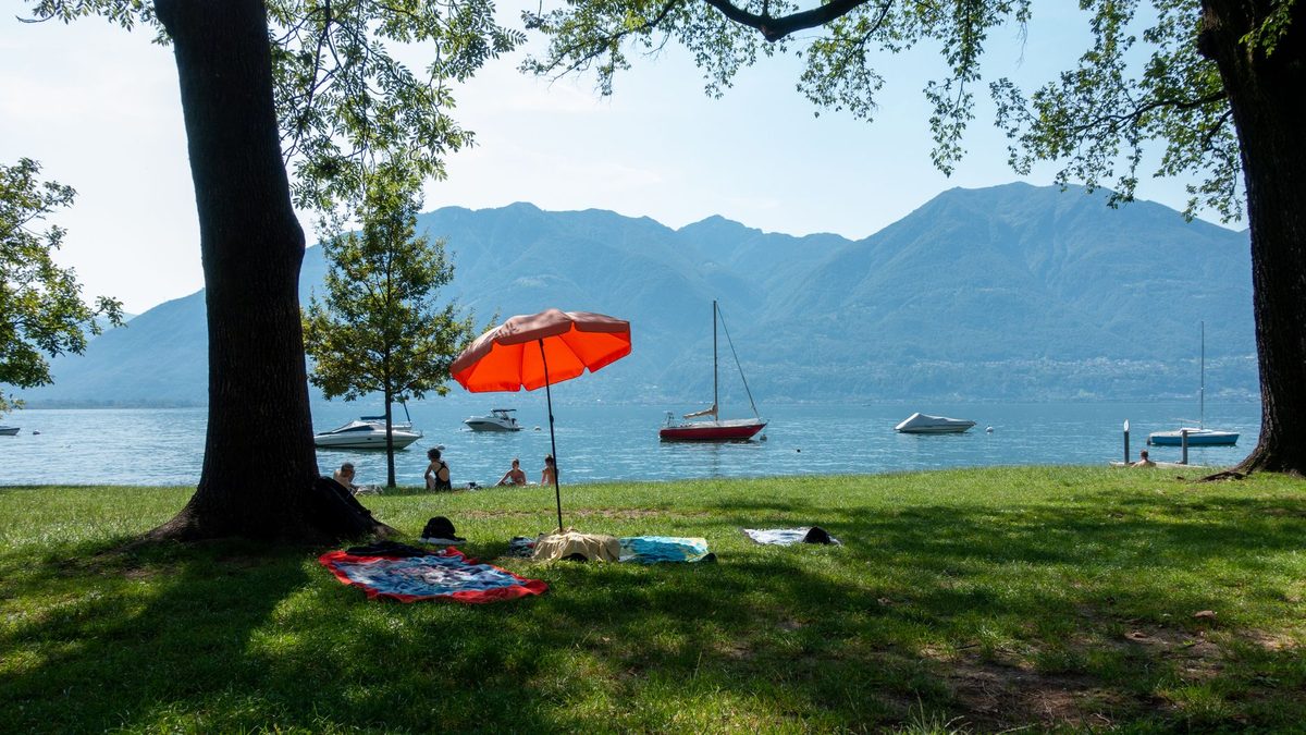 Plage des Eaux-Vives, Geneva's purpose-built accessible lake beach