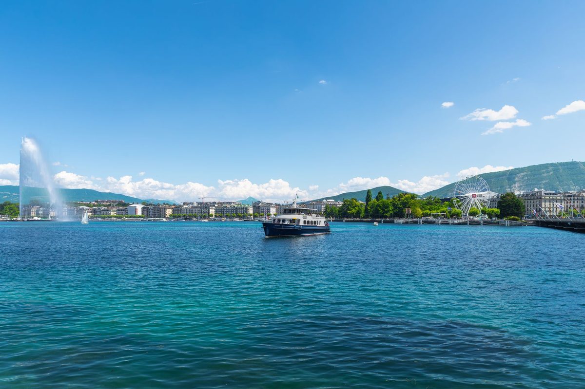 Lakeside park in Eaux-Vives looking toward the Geneva Jet d'Eau