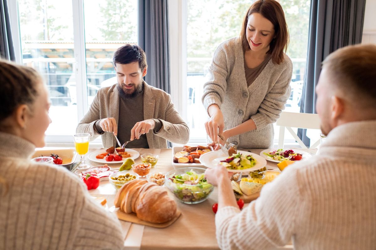 Family weekend brunch table in Geneva with a playroom nearby