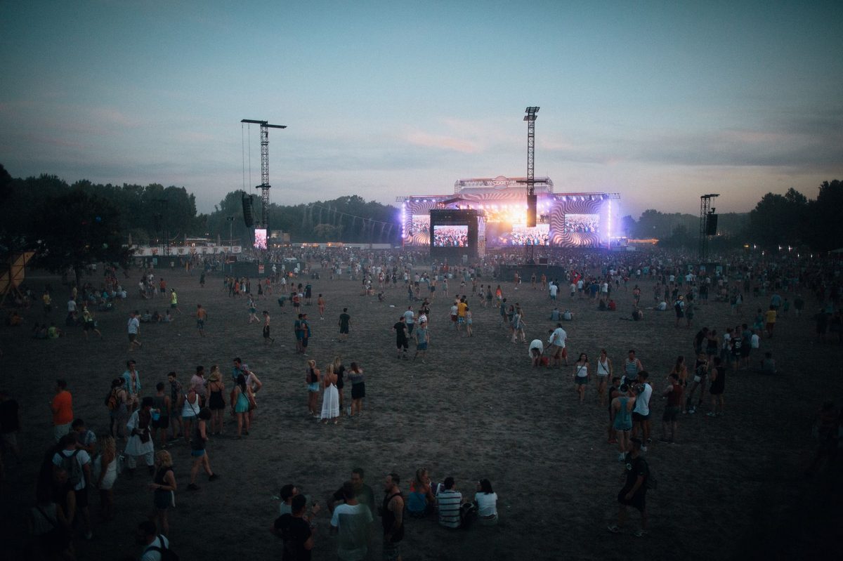 Crowd at a free outdoor concert during the Geneve Geneve summer festival
