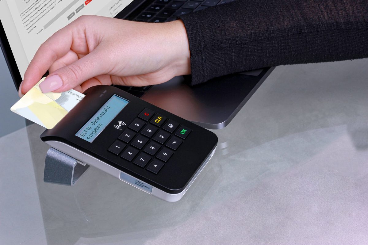 Paying by contactless card in Geneva, accepted almost everywhere