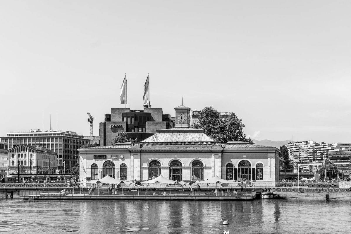 A Geneva restaurant terrace where Saturday tables need booking ahead