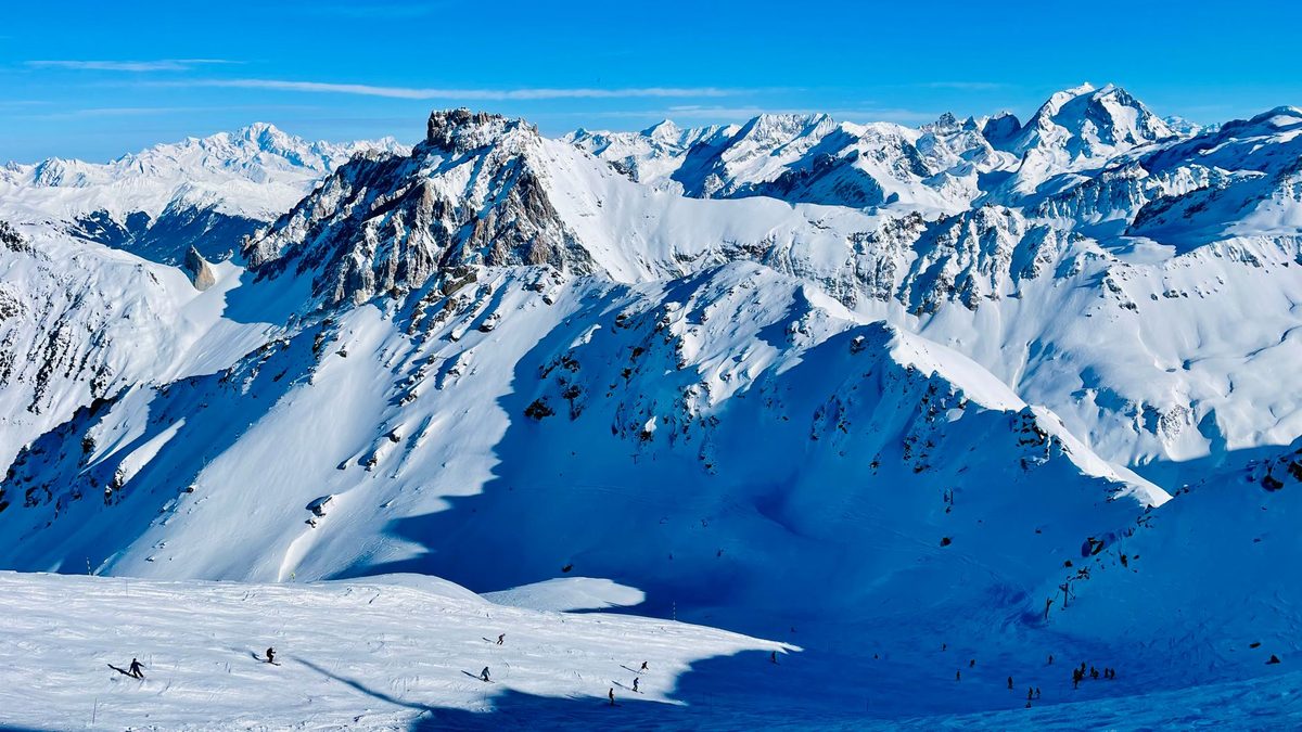 Skiing in fresh snow at a resort within day-trip range of Geneva