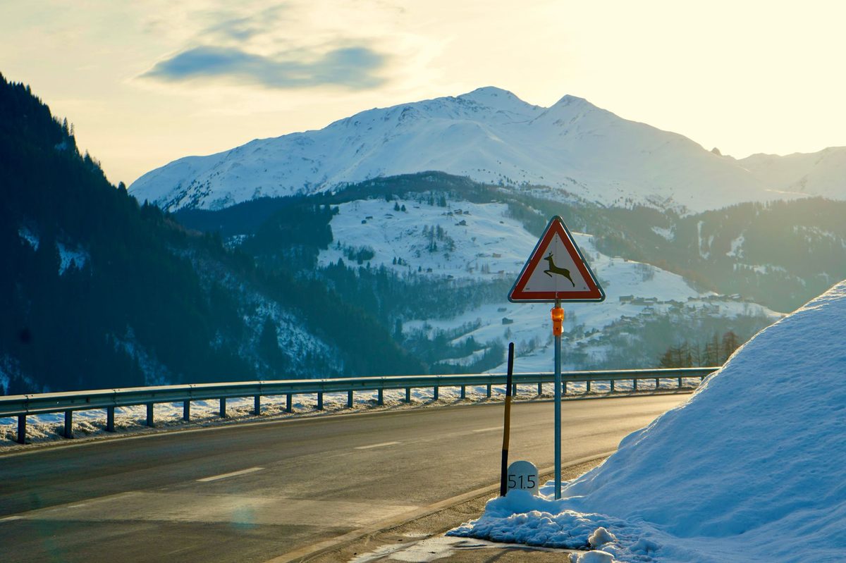 A road border crossing between France and the Geneva region