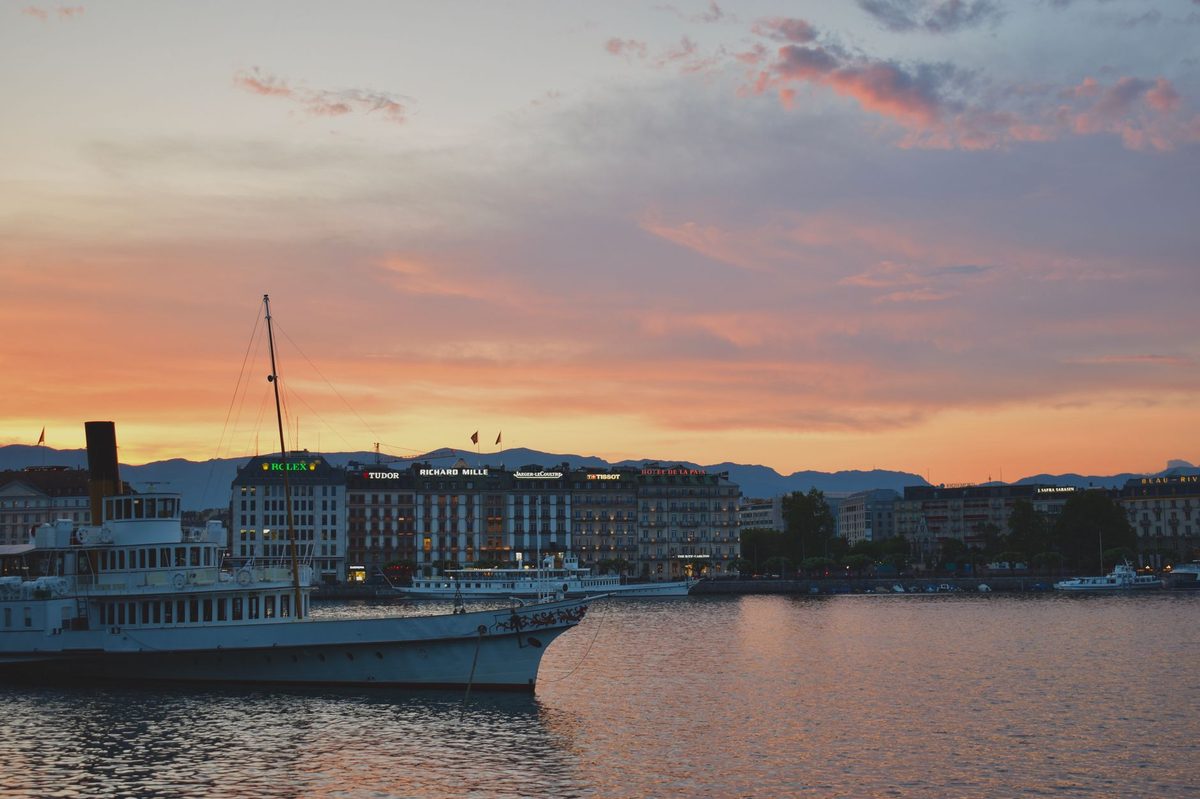 Lakefront hotels in Geneva, where booking includes the free Geneva Transport Card