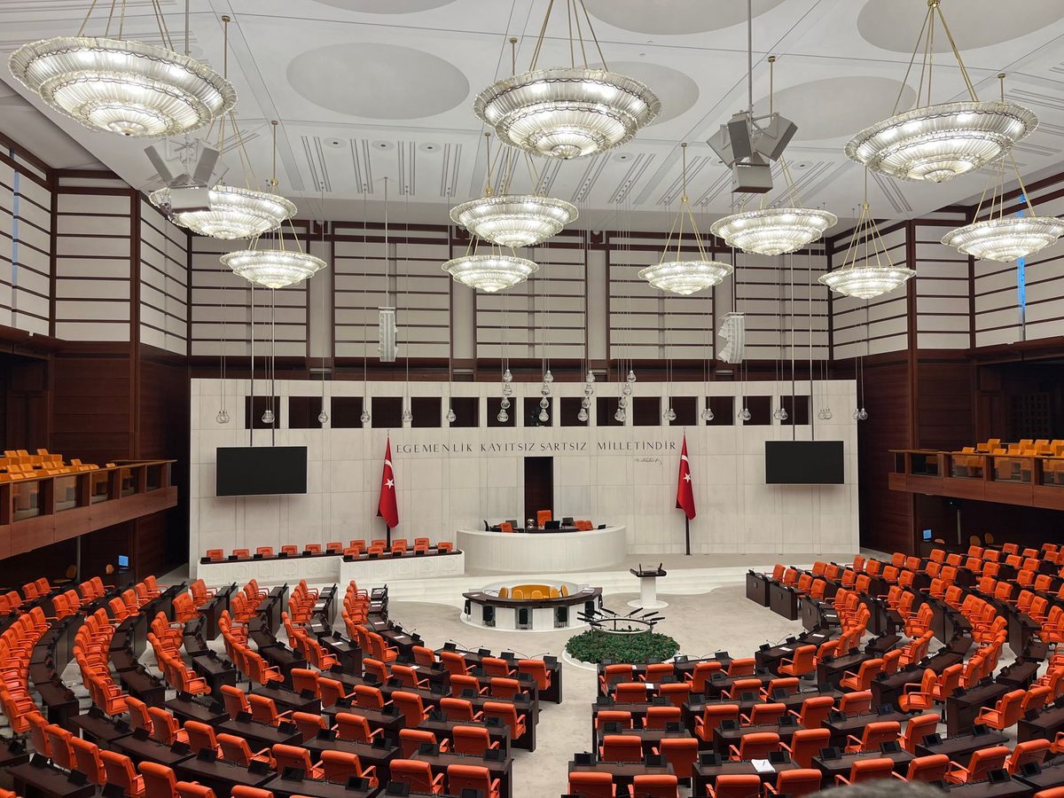 Large assembly hall like the one on the United Nations Geneva tour